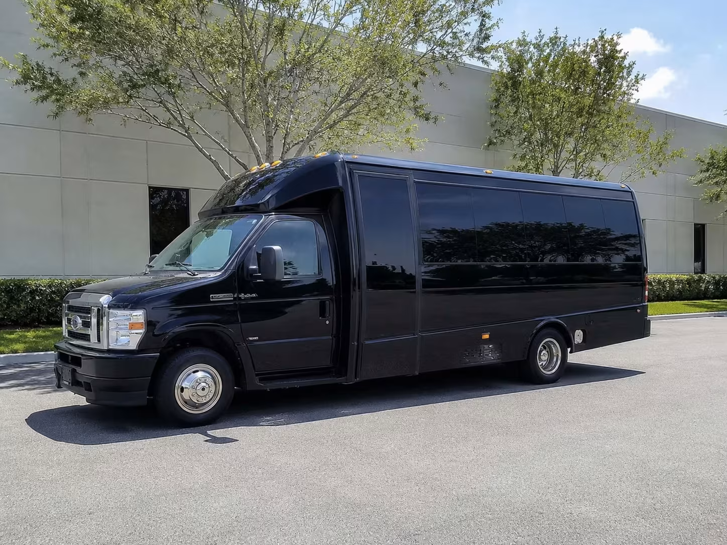menifee 20 passenger minibus rental